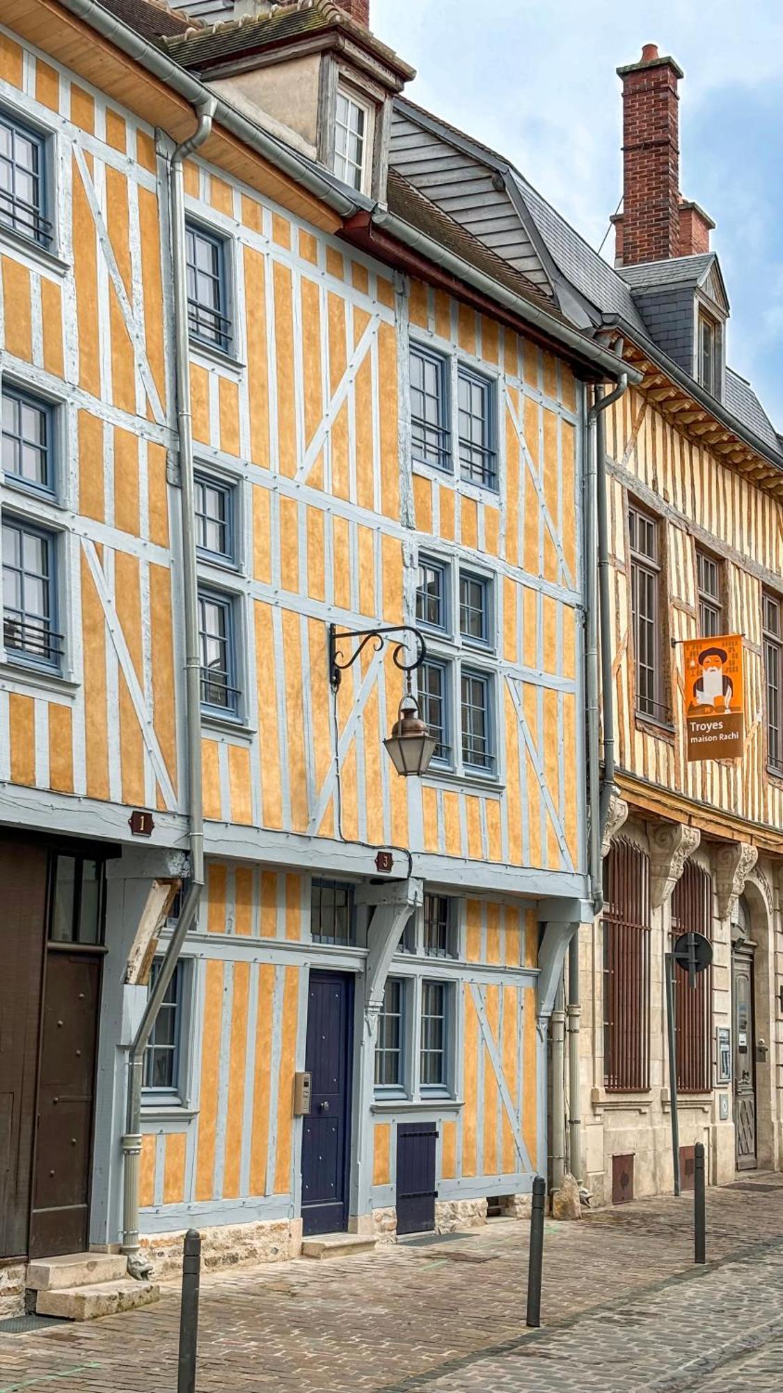 Le Loft Brunneval - Refuge Arty Du Xvie Siecle Apartment Troyes Exterior photo